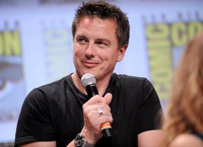 John Barrowman ‘axed’ from Dancing On Ice after accusations of inappropriate behaviour - evoke.ie