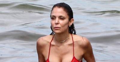 Bethenny Frankel Goes For Dip in the Ocean While on Vacation in Miami - www.justjared.com - Miami - Florida - county Ocean