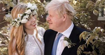 Carrie Symonds rented her stunning £3,000 designer wedding dress for just £45 - www.ok.co.uk - Greece