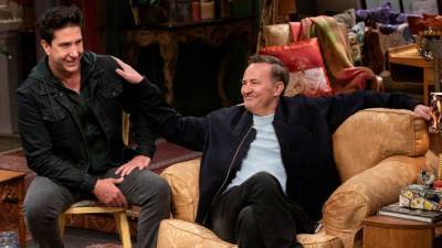 'Friends' Director and EP Support Matthew Perry After Reunion Special - www.etonline.com