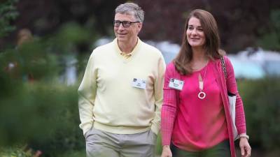 Bill and Melinda Gates Announce Split After 27 Years of Marriage - www.etonline.com