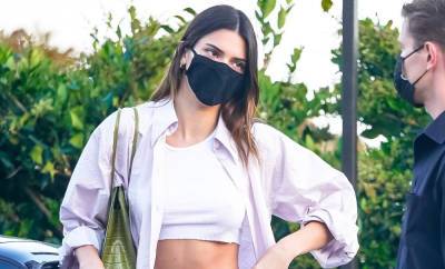 Kendall Jenner Bares Her Midriff While Out for Dinner - www.justjared.com - Malibu