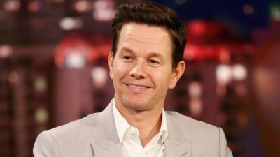 Mark Wahlberg Says He's Gained 20 Pounds, Posts Shirtless Photos 3 Weeks Apart - www.etonline.com