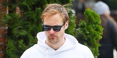 Alexander Skarsgard Spotted Out In NYC Following 'Succession' News - www.justjared.com - New York
