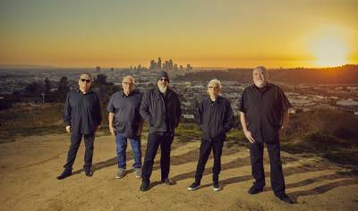 Los Lobos Debut Beach Boys, Thee Midnighters Covers From L.A.-Themed ‘Native Sons’ Album (Track Premiere) - variety.com - Los Angeles - county Buffalo