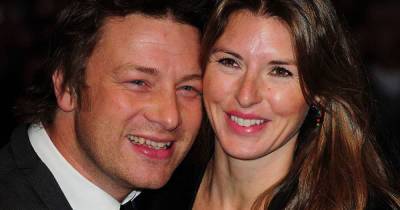 Jamie Oliver's wife Jools melts hearts with adorable staycation throwback snap - www.msn.com