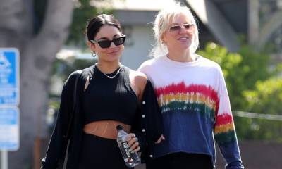 Vanessa Hudgens showed off her abs while leaving the gym with her BFF - us.hola.com
