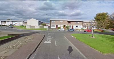 Man arrested after reports of person 'carrying baseball bat' in Scots town - www.dailyrecord.co.uk - Scotland