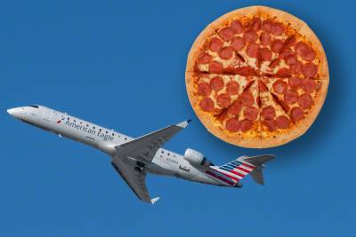 Hero pilot buys passengers pizza after plane gets diverted - nypost.com - USA - Florida - North Carolina - Charlotte, state North Carolina