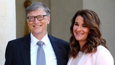 Bill Gates Transferred Nearly $2.4 Billion Worth of Stock to Melinda on the Day They Announced Divorce - www.etonline.com - Mexico