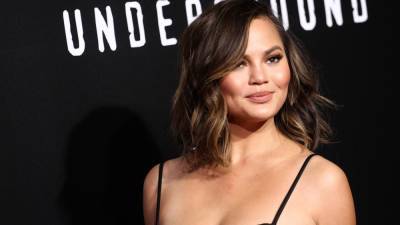 Chrissy Teigen Just Called Out Celeb Men Who Send ‘Creepy, Desperate’ Videos on Dating Apps - www.glamour.com