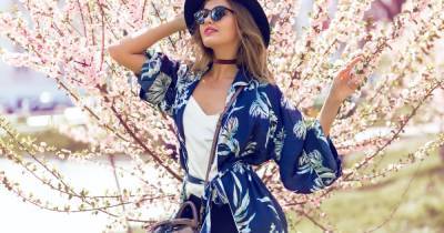 17 Amazing Summer Kimonos That Will Add Glamour to Your Outfit - www.usmagazine.com