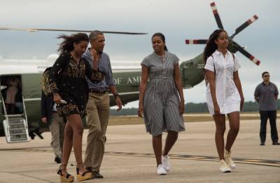 Michelle Obama Admits She Worries For The Safety Of Daughters Sasha And Malia Amid Racism In The U.S. - etcanada.com