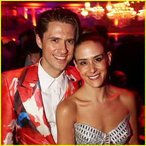 Aaron Tveit Goes Instagram Official with Girlfriend Ericka Hunter, Writes Sweet Birthday Post - www.justjared.com - USA
