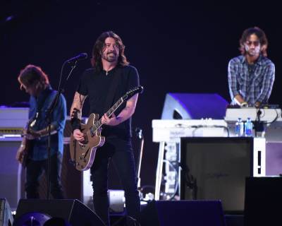 Foo Fighters Joined By Special Guest For ‘Back In Black’ Performance - etcanada.com