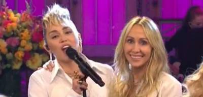 Miley Cyrus Kicks Off 'SNL' with Performance Dedicated to Moms - Watch Now! - www.justjared.com