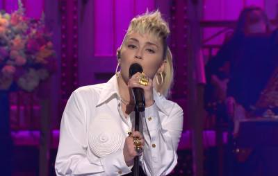 Watch Miley Cyrus cover Dolly Parton in ‘SNL’ performance - www.nme.com