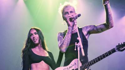 Megan Fox Went On Stage During Machine Gun Kelly's Indy 500 Performance This Weekend! - www.justjared.com - Indiana