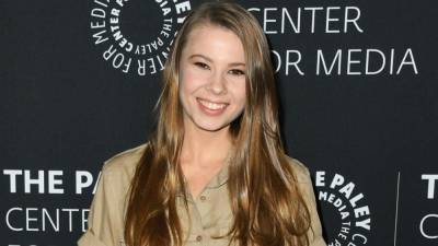 Bindi Irwin Says She Feels 'All the Love in the World' as Poses with Daughter Grace - www.etonline.com