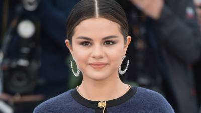 Selena Gomez in 'No Rush' to Start Dating and Settle Down, Source Says - www.etonline.com
