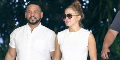 Jennifer Lopez - Benny Medina - Jennifer Lopez Bares Abs While Out To Lunch With Manager Benny Medina in Miami - justjared.com - Miami - Florida