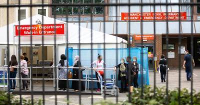 Ten-hour wait at Manchester A&E and patients queuing outside as hospitals struggle with ‘significant’ demand - www.manchestereveningnews.co.uk - Manchester