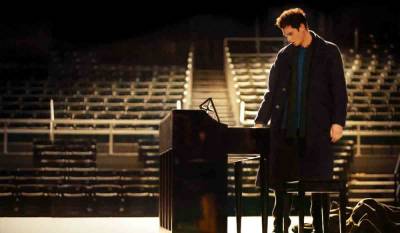 Andrew Garfield Sings For ‘Rent’ In New Trailer For ‘tick, tick…BOOM!’ - theplaylist.net