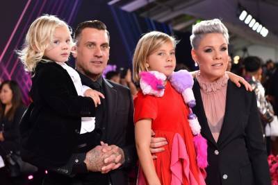 Pink And Carey Hart’s Kids Scale 100-Foot Rock In First Outdoor Climb - etcanada.com - county Rock