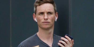 Eddie Redmayne Chats on the Phone During a Day Out in East Village - www.justjared.com - London - New York