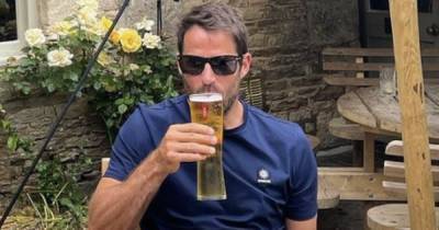 Jamie Redknapp sinks a pint as he shares snap from babymoon with pregnant girlfriend - www.ok.co.uk