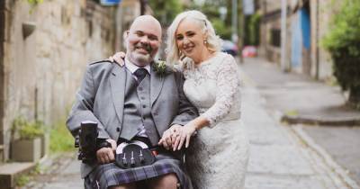 Elizabeth Hospital - Scots couple marry after husband's MND diagnosis kept them apart during lockdown - dailyrecord.co.uk - Scotland