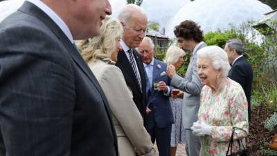 President Joe Biden and Wife Jill Meet With Queen Elizabeth and Royal Family at G7 Summit - www.etonline.com