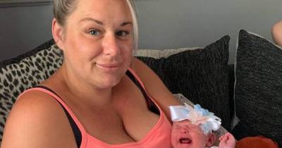 Mum who gave birth into woman's coat on side of road tracks her down to replace it - www.manchestereveningnews.co.uk