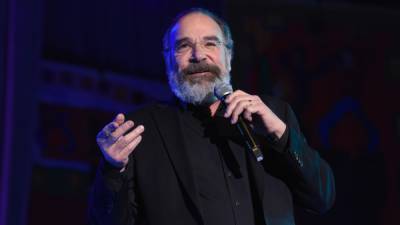 Watch Mandy Patinkin Struggle to Name A Single Actor Who’s Played Batman (VIDEO) - thewrap.com