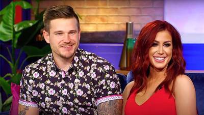 Chelsea Houska’s Husband Cole DeBoer Shows Off Buff Torso As Strips Down In Slow Mo — Watch - hollywoodlife.com