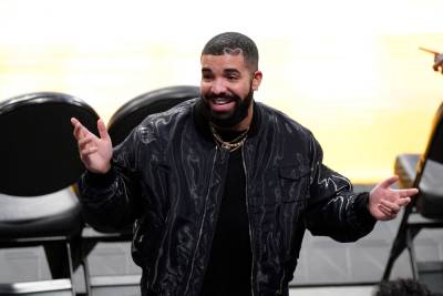 Drake Gets Into Argument With Ref At LeBron James Jr.’s High School Basketball Game - etcanada.com