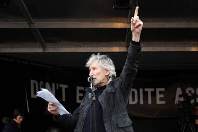 Roger Waters Responds To Mark Zuckerberg’s Request To Use Pink Floyd Song In Instagram Promo: ‘F**k You’ - etcanada.com