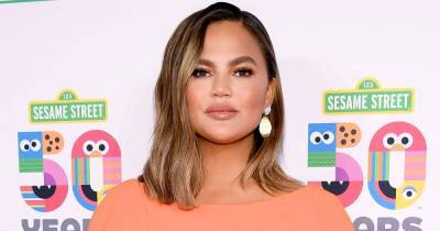 Chrissy Teigen Posts Lengthy Apology Amid Bullying Scandal: ‘How Could I Have Done That?’ - www.usmagazine.com