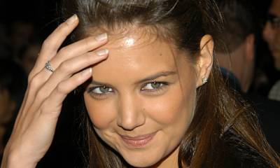 Katie Holmes was overjoyed by her parents visiting her and Suri this weekend - us.hola.com