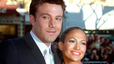 J-Lo Ben Affleck Were Just Photographed Kissing For the 1st Time Since Getting Back Together - stylecaster.com