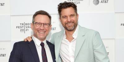 Joshua Jackson Hits The Premiere of 'Dr. Death' at Tribeca Film Festival With Christian Slater & Grace Gummer - www.justjared.com - New York - county Dallas - city Jackson - county Christian