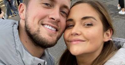Jacqueline Jossa 'angry at Dan Osborne’ after controversial vaccine comments - www.ok.co.uk