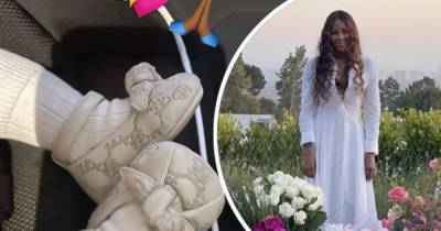 Naomi Campbell, 51, shares another glimpse at her baby daughter - www.msn.com