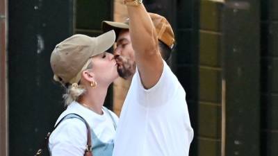 Katy Perry and Orlando Bloom Pack on PDA During Romantic Italy Getaway - www.etonline.com - Italy