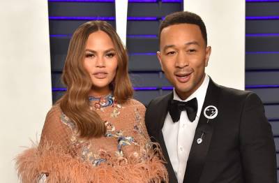 John Legend Supports Wife Chrissy Teigen After Her Apology For Cyberbullying - etcanada.com