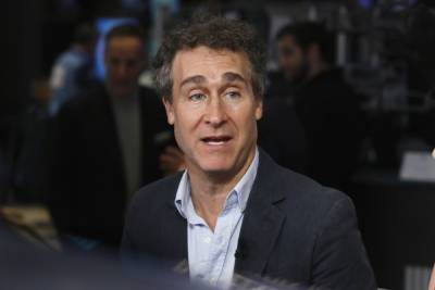 Doug Liman Opines On Jeff Bezos’ Blue Origin Rocket: “It’s Not Going Very High. I Really Think The Moon Or Beyond Is Space” - deadline.com - USA