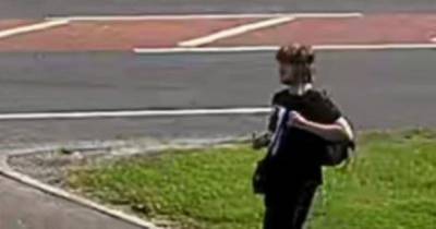 Detectives want to speak to this man after woman sexually assaulted in broad daylight in Chorlton - www.manchestereveningnews.co.uk