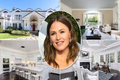 Inside Jennifer Garner’s $14M mansion rental ahead of move near Ben Affleck - nypost.com
