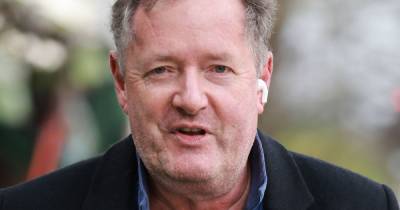 Piers Morgan furiously slams Chrissy Teigen over 'sham' apology for past tweets - www.ok.co.uk
