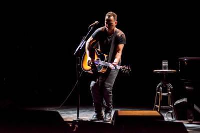 ‘Springsteen On Broadway’ Off Limits For Fans Vaccinated With AstraZeneca - deadline.com